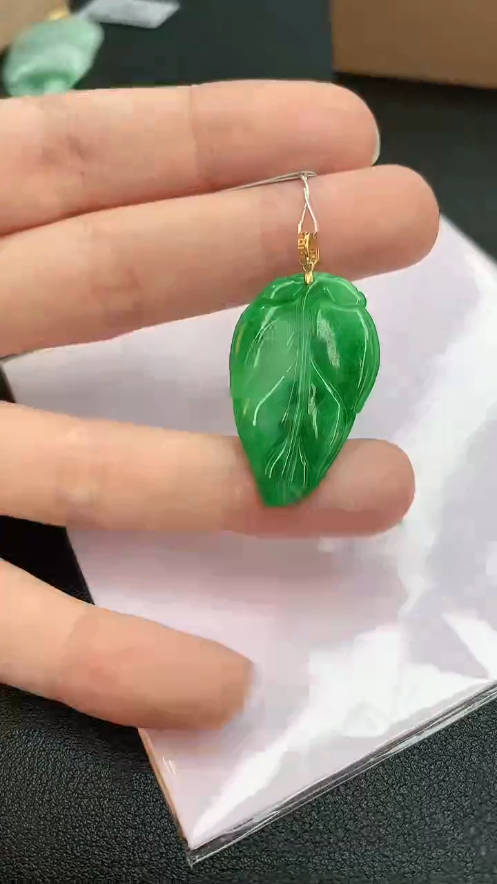 【闪购商品】翡翠颈饰18K金镶嵌赠礼盒证书  敏