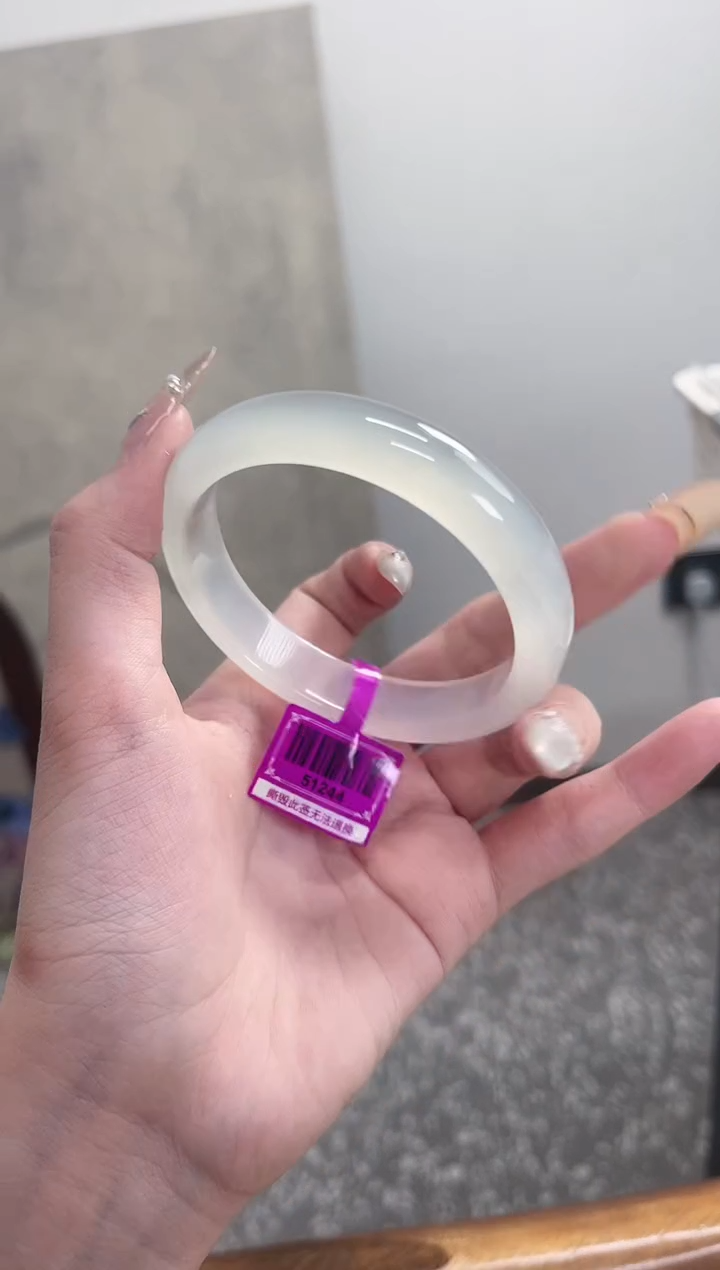 【闪购商品】玛瑙/玉髓手镯未镶嵌60圈 需要包容