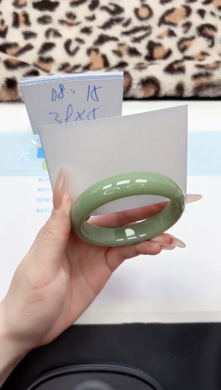 【闪购商品】石英质玉手镯未镶嵌256-59.9