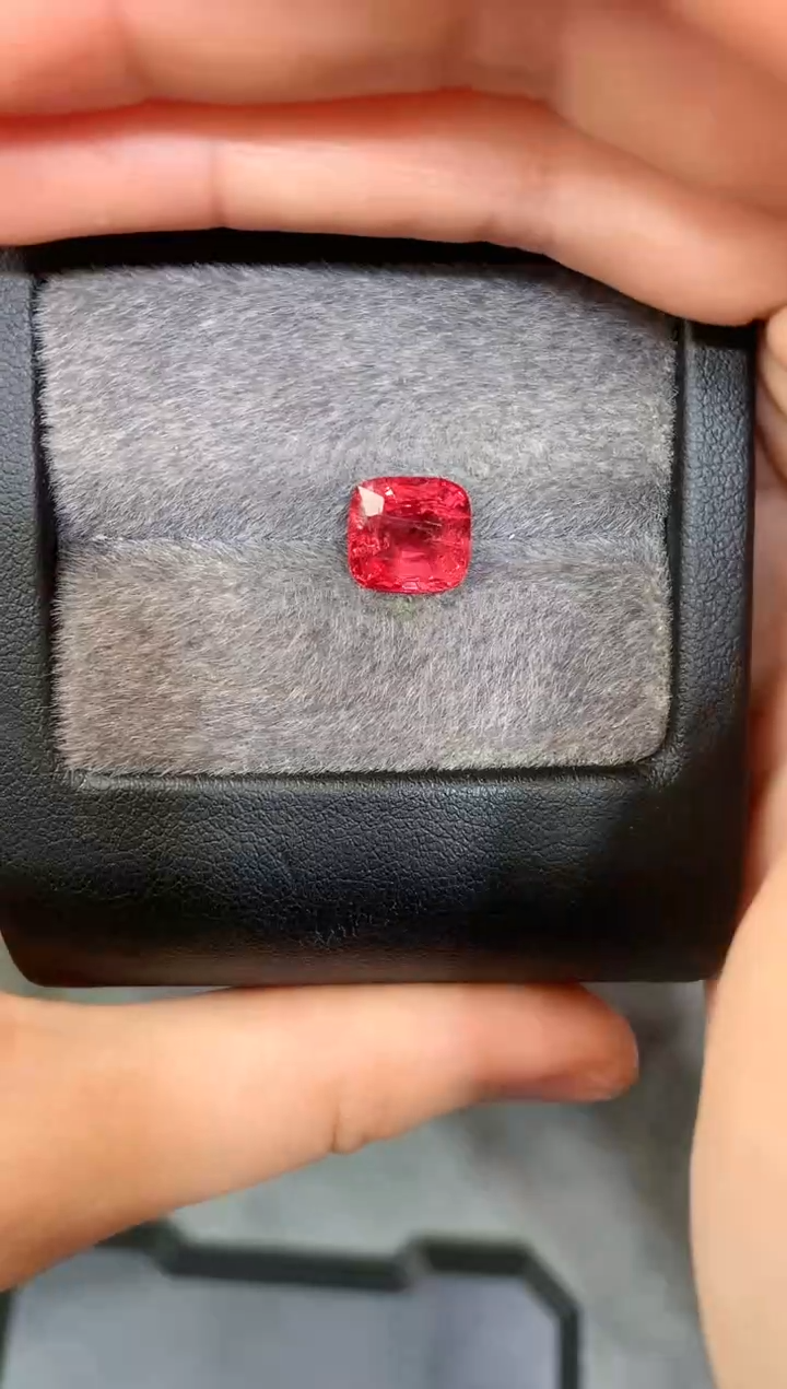 【闪购商品】定制尖晶石裸石未镶嵌枕型 火莲花色调 3.40ct