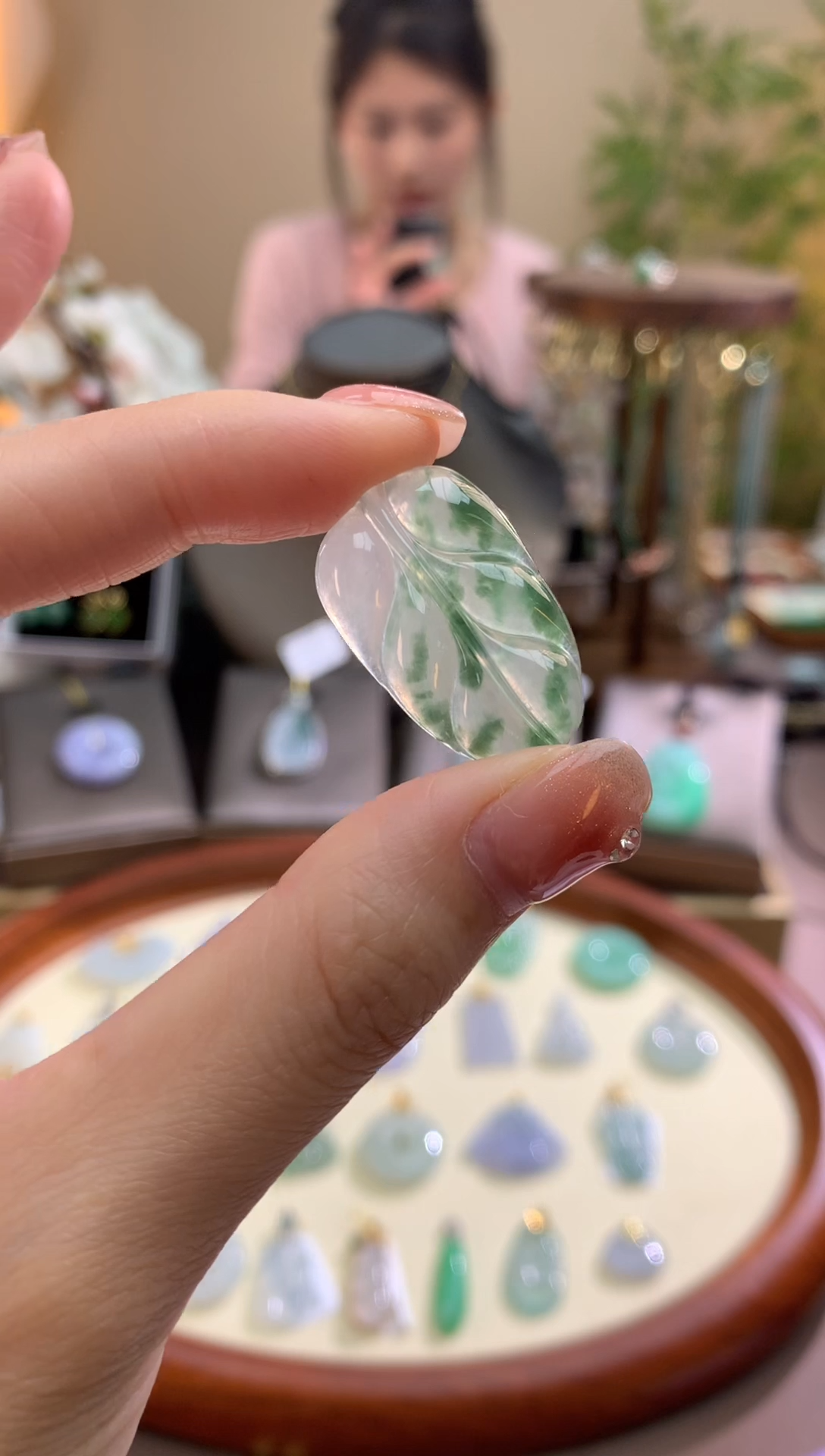 【闪购商品】翡翠颈饰未镶嵌叶子