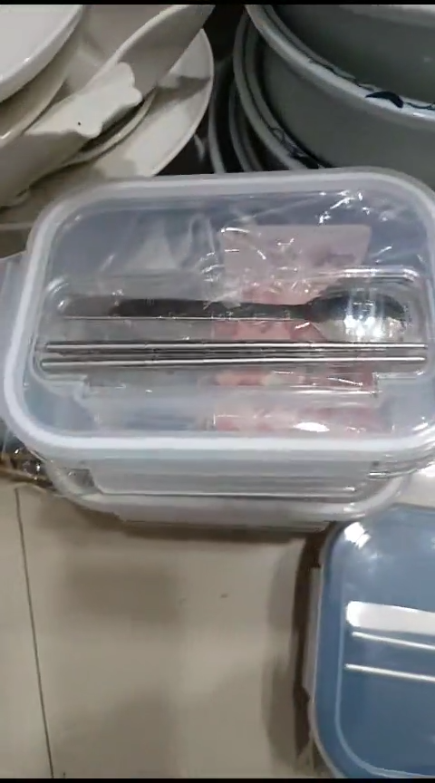 瓷分隔饭盒一个装