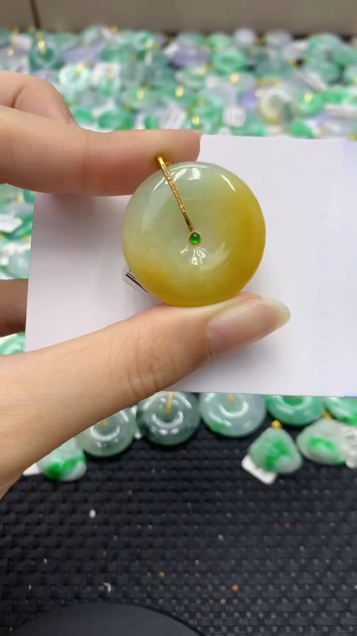 翡翠18K金镶嵌颈饰天然缅甸翡翠A货