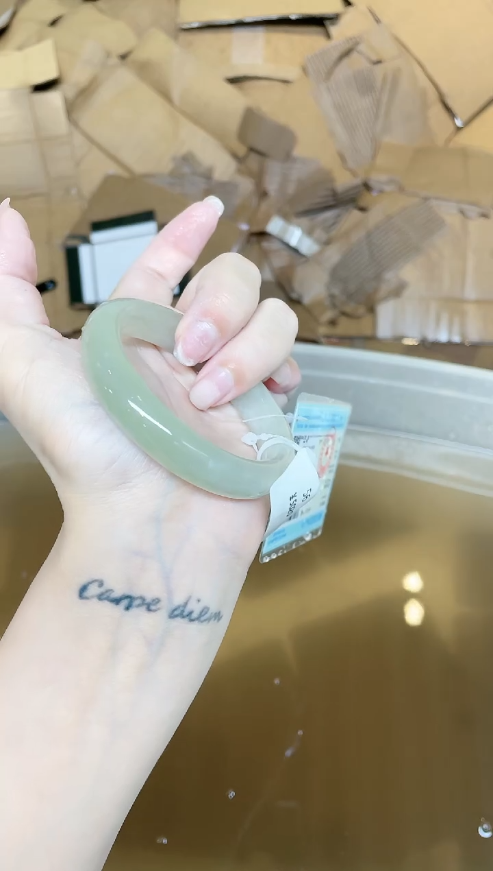 和田玉手镯未镶嵌562-56