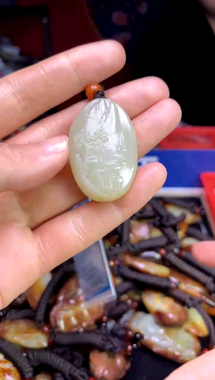 【闪购商品】和田玉未镶嵌颈饰1