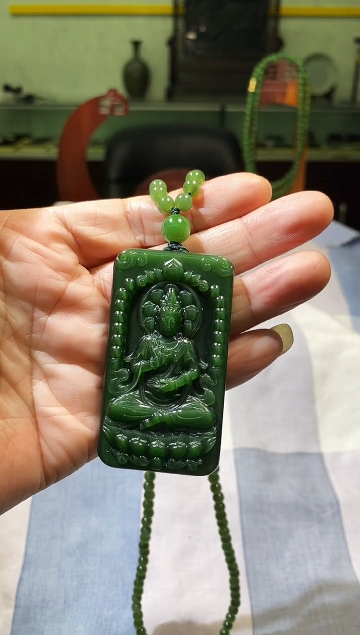 吊坠(赠链)未镶嵌和田玉（碧玉）新***源和田玉碧玉观音挂件