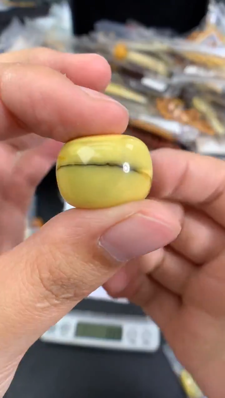 蜜蜡未镶嵌珠宝奇石1