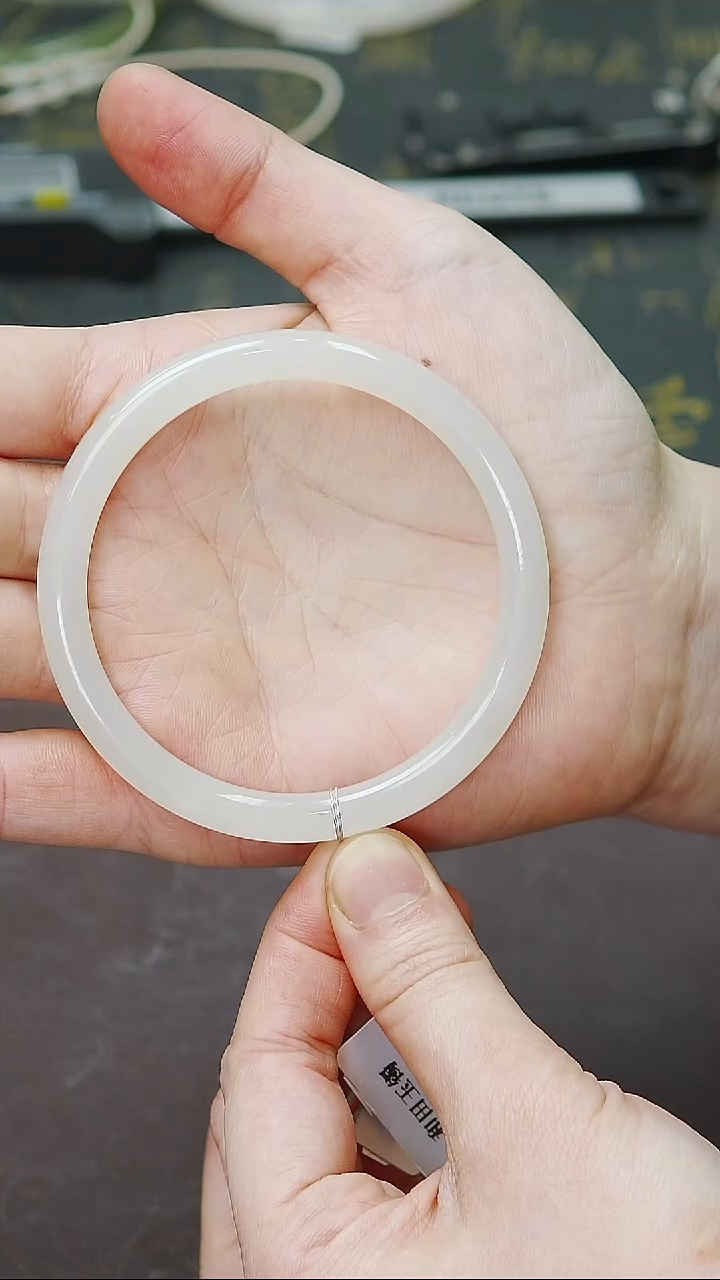 未镶嵌手镯和田玉57-58圈口白玉冰白美人条