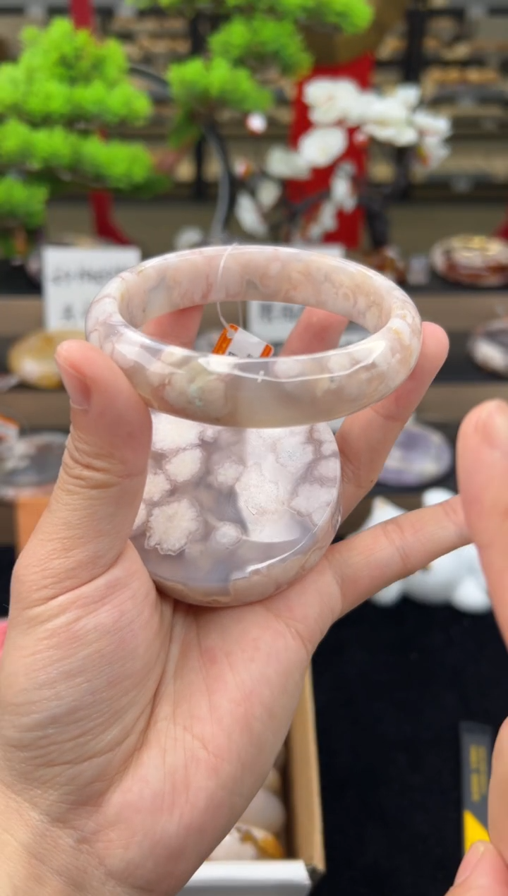 【闪购商品】石英质玉手镯未镶嵌64圈口（赠送镯心)21632