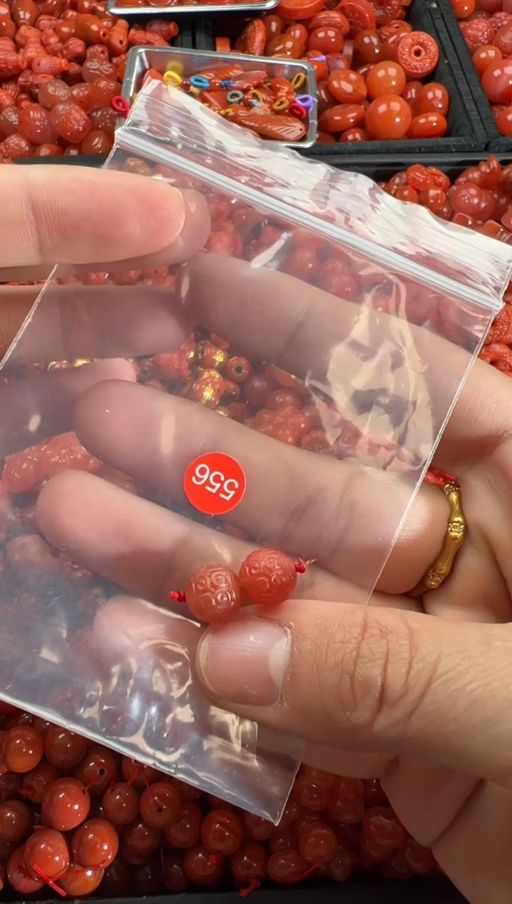 【闪购商品】南红玛瑙颈饰未镶嵌1