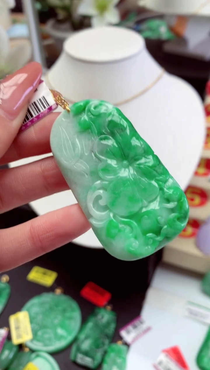【闪购商品】翡翠颈饰18K金镶嵌挂件