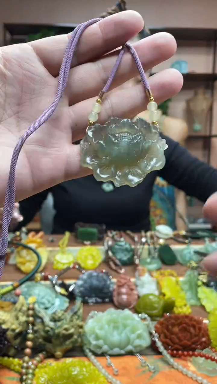 未镶嵌岫玉吊坠·