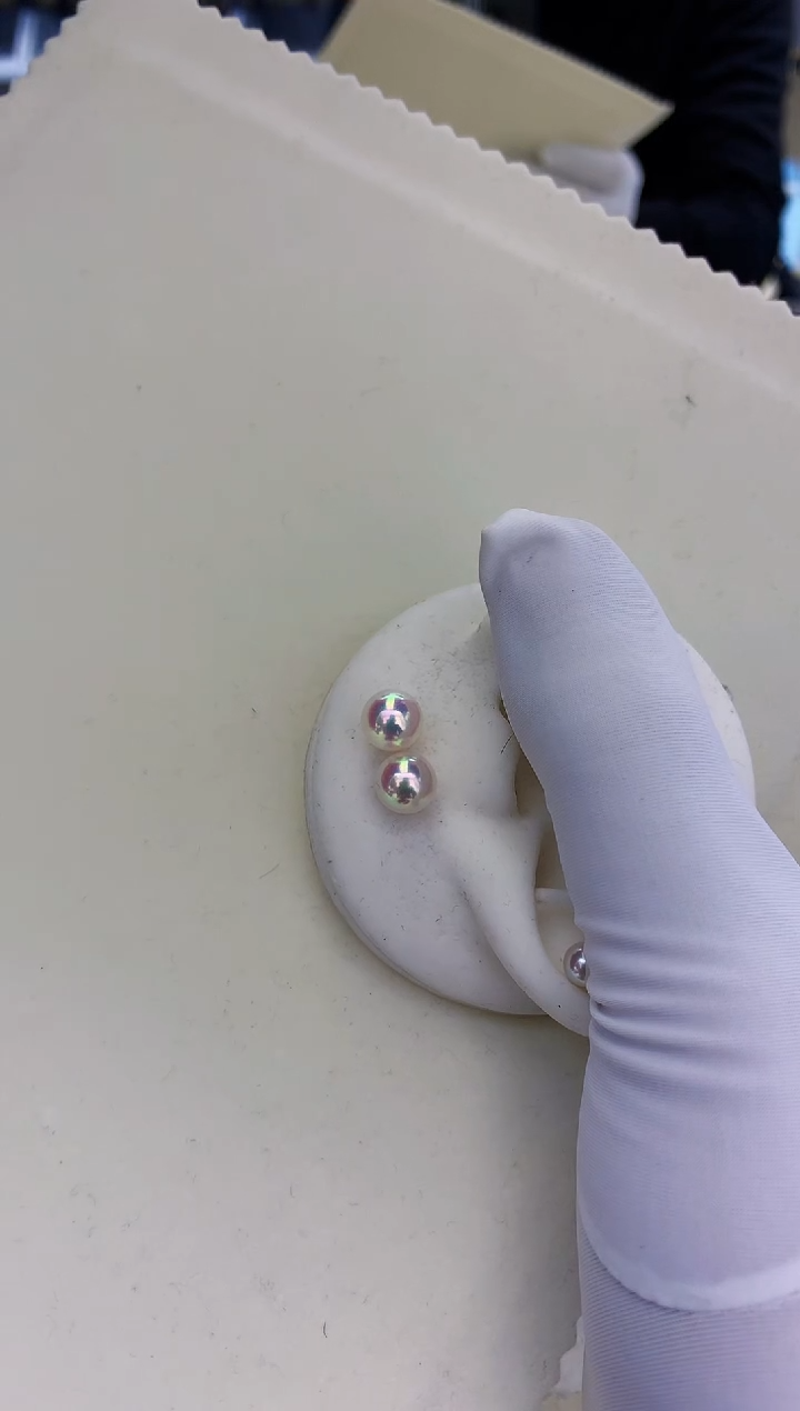 18K金镶嵌饰品海水珍珠8-8.5素钉定制