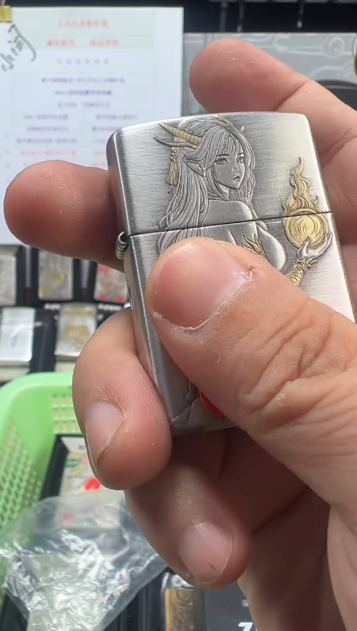 铜烈焰龙姬-3D盔甲熏银鎏金（带证书）