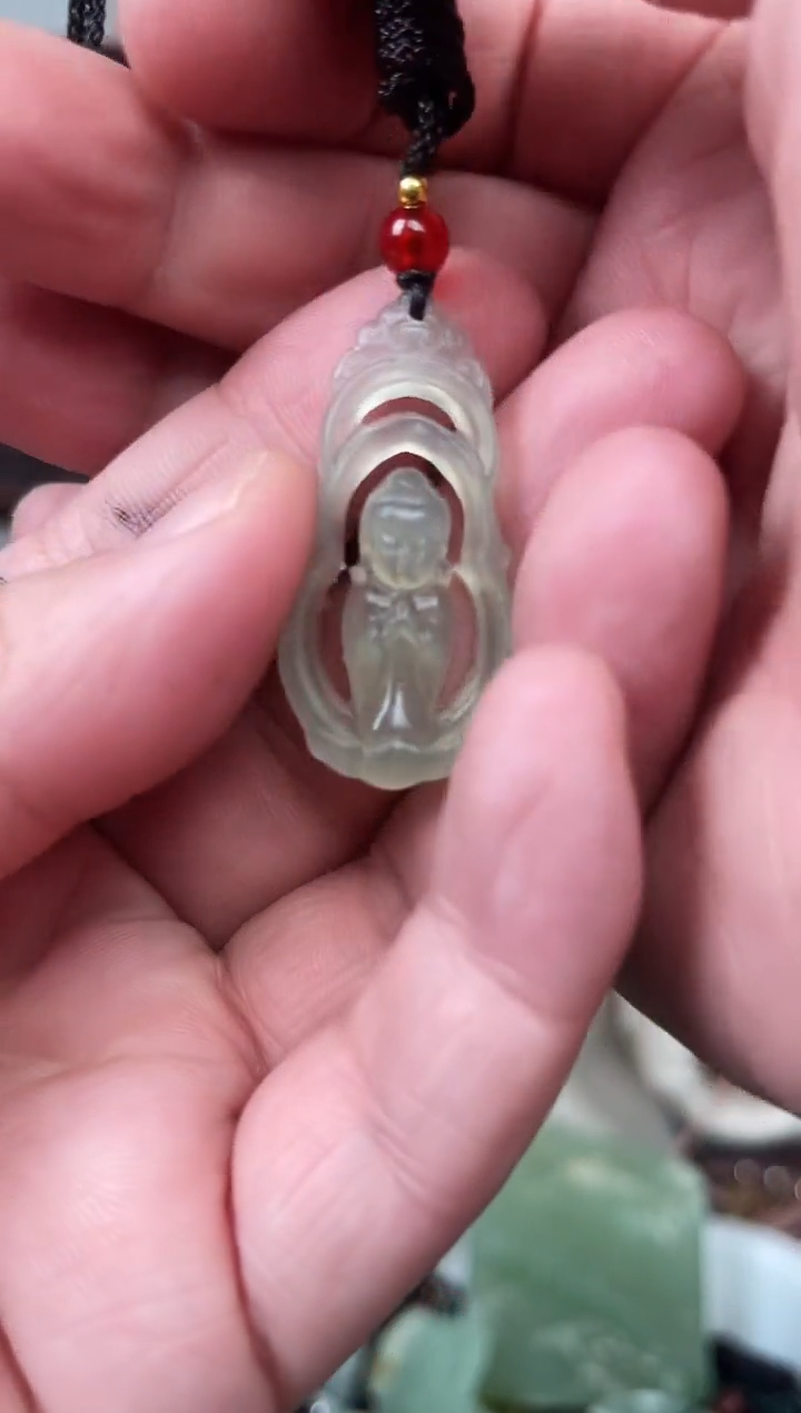 未镶嵌蛇纹石玉颈饰·