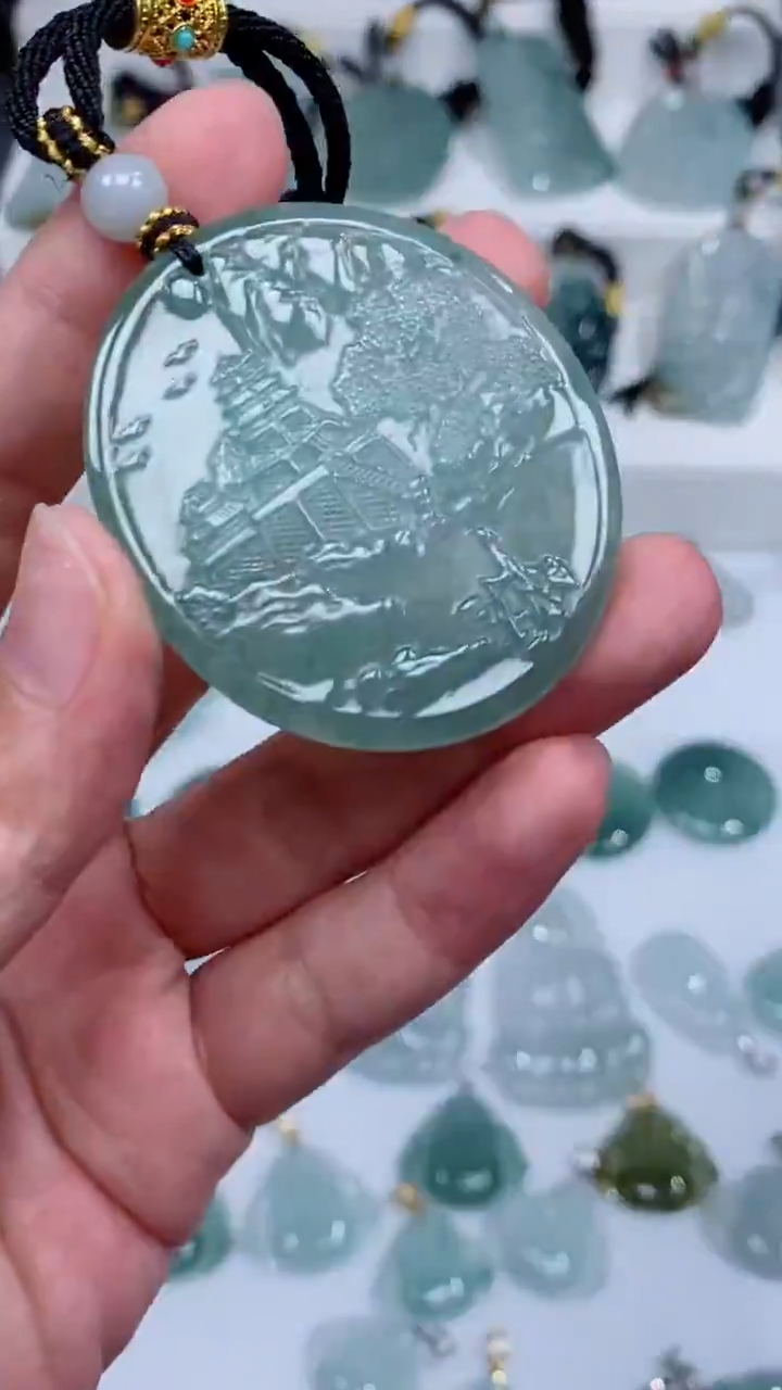 颈饰未镶嵌翡翠吊坠