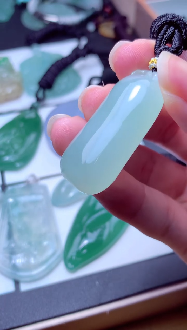 颈饰未镶嵌翡翠天然A货翡翠