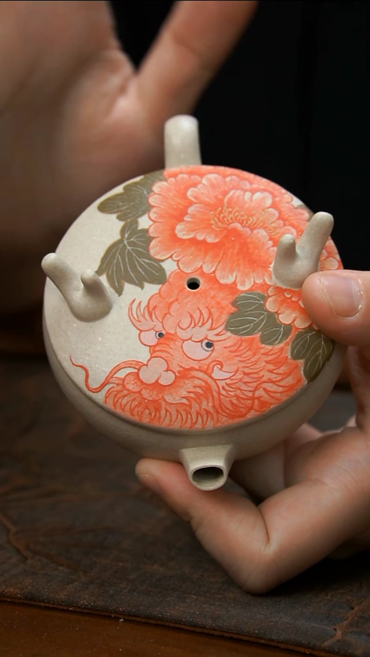 紫砂茶壶白泥龙壶（第一版）
