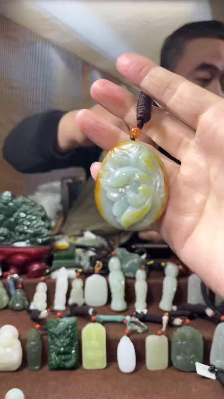 颈饰未镶嵌和田玉·