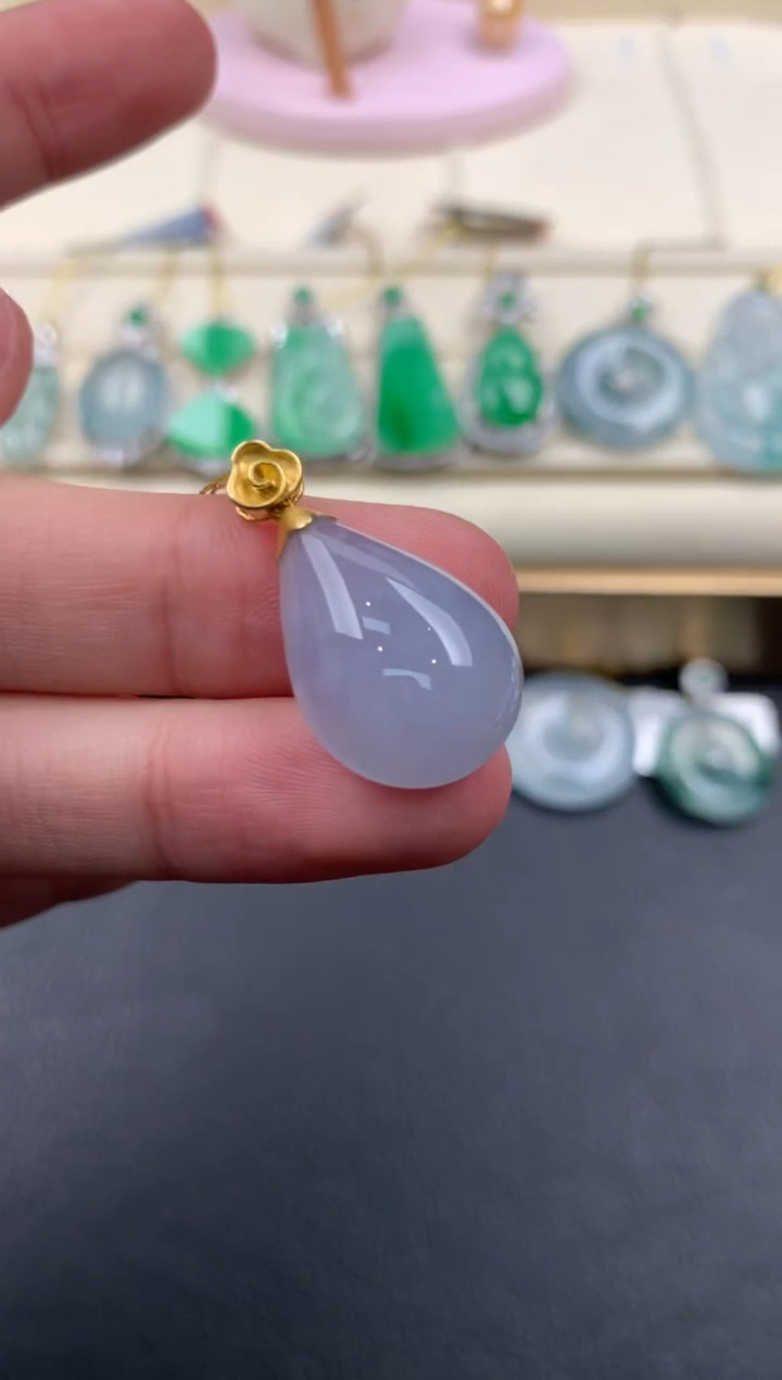 【闪购商品】翡翠挂件18K金镶嵌Q645     