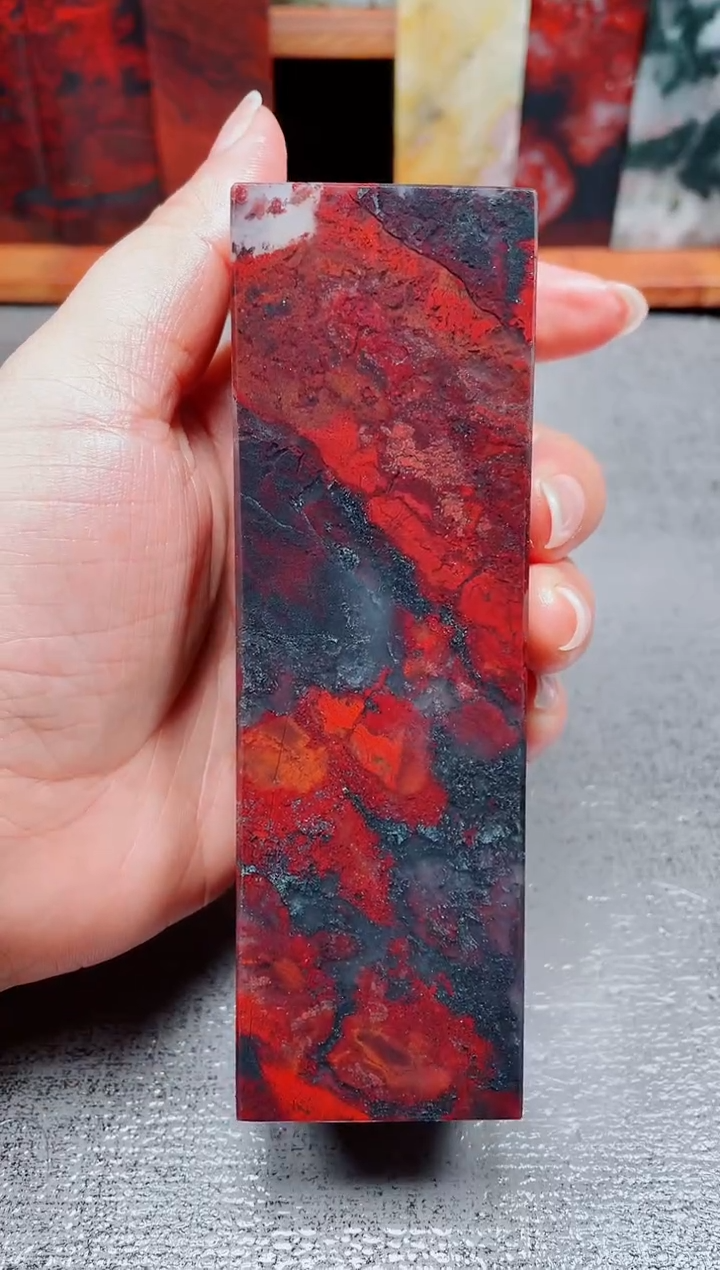 玉桂林鸡血玉素章27 4.0左右