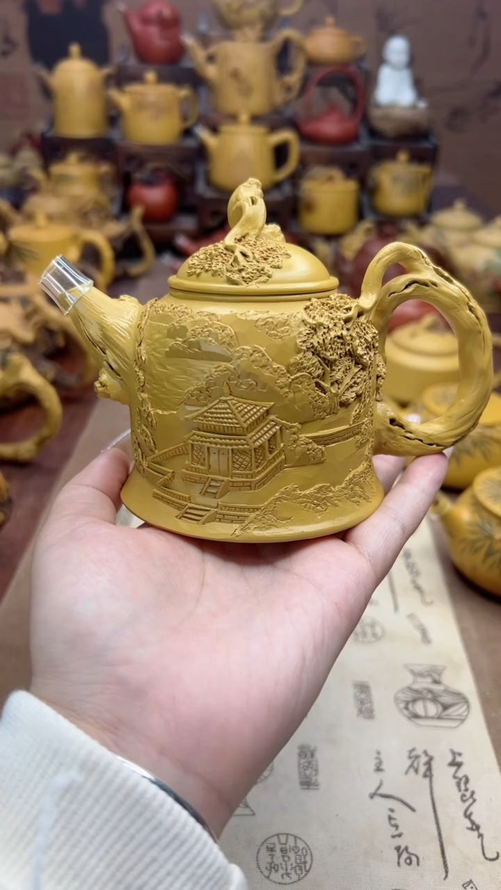 【闪购商品】紫砂茶壶山水浮雕紫砂茶壶