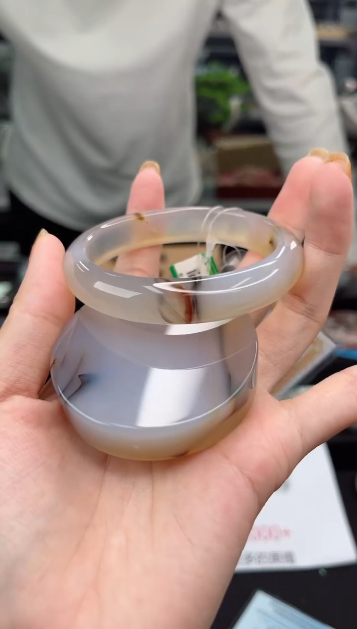 【闪购商品】石英质玉手镯未镶嵌56圈口（赠品镯心）1456188