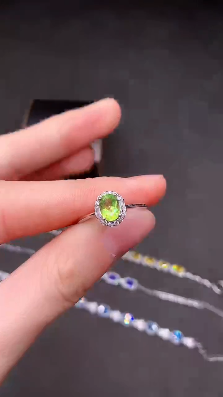 【闪购商品】橄榄石戒指银S925镶嵌.....