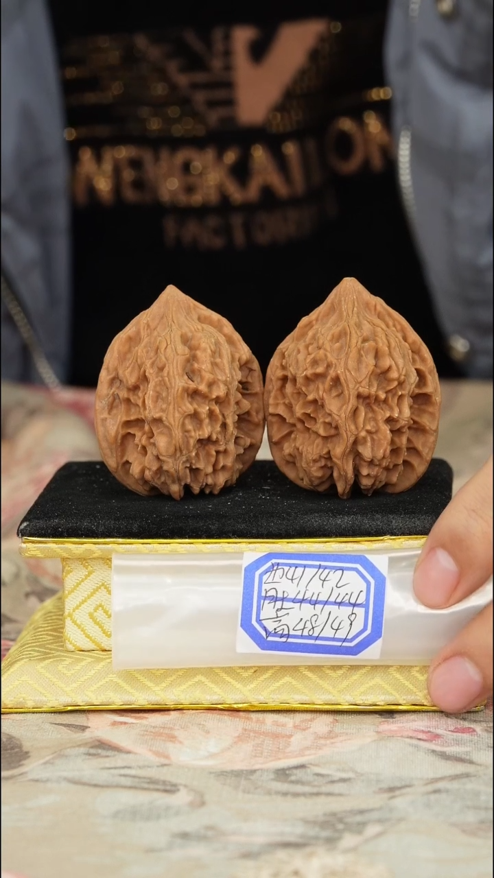 【闪购商品】文玩核桃把件鸡心有修