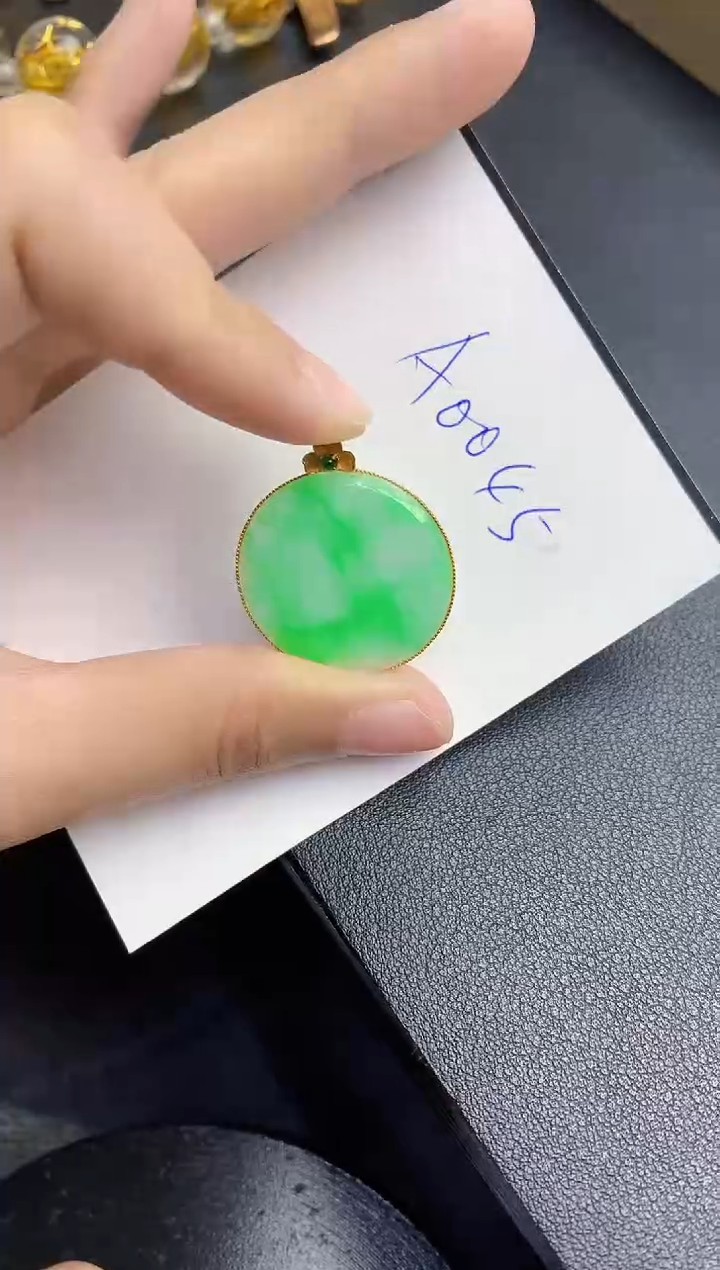 【闪购商品】翡翠颈饰18K金镶嵌000000000