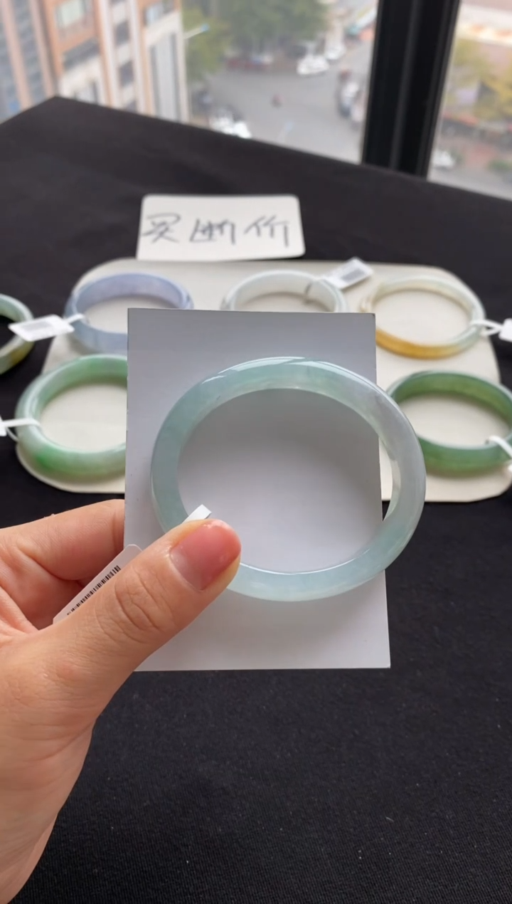 【闪购商品】翡翠手镯（贵妃镯）未镶嵌54贵妃--不退不换