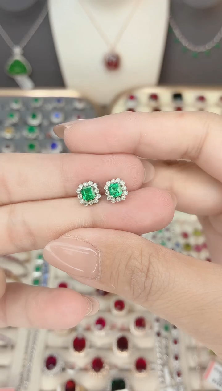 18K金镶嵌祖母绿耳饰祖母绿大****）.