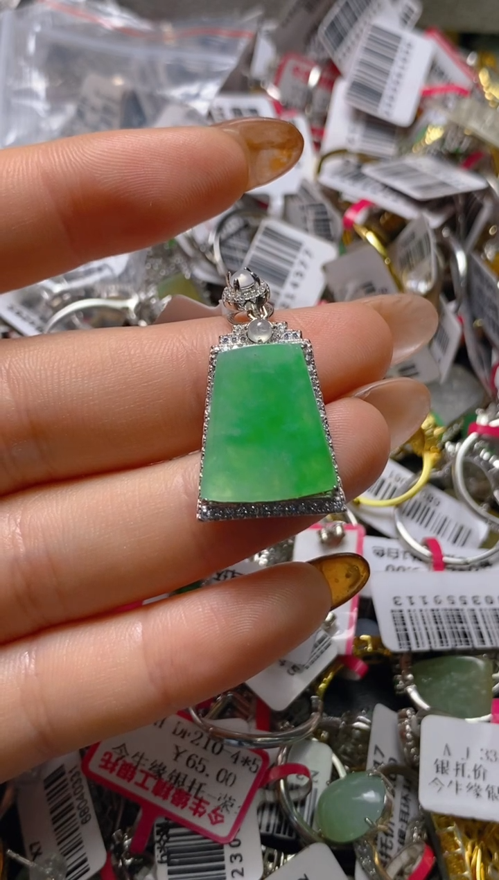 银S925镶嵌戒指翡翠L**y百内无证书