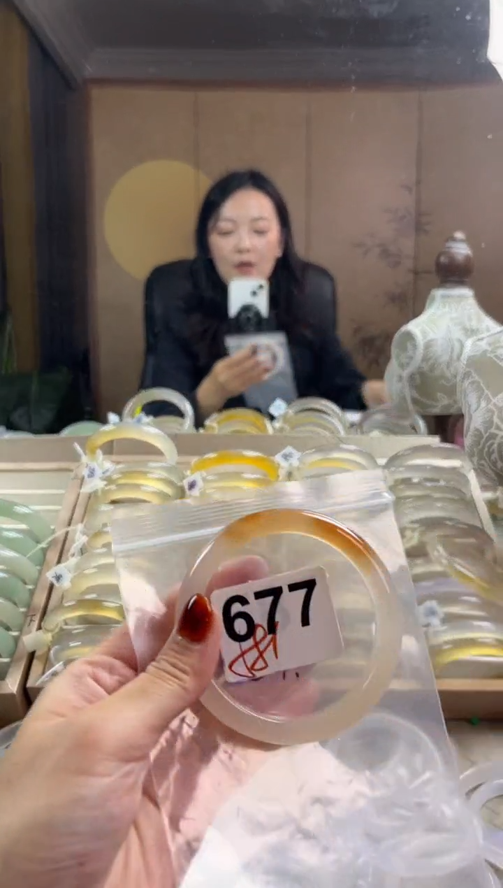 手镯玛瑙/玉髓未镶嵌677