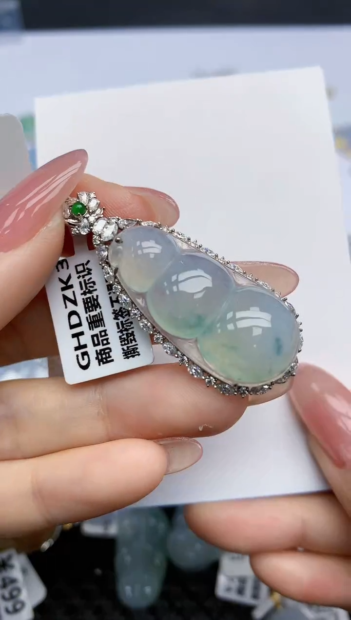 【闪购商品】翡翠挂件18K金镶嵌天然翡翠A货