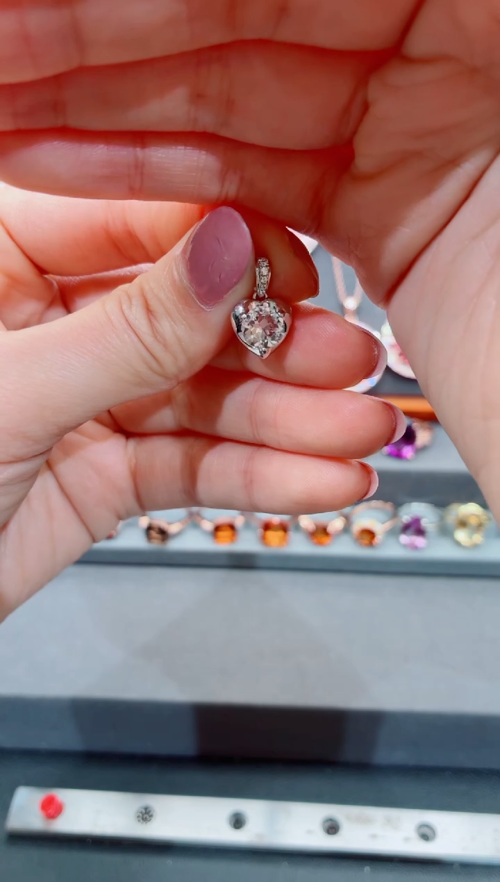 吊坠(不含链)银S925镶嵌水晶水晶吊坠