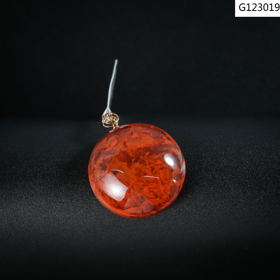 【老掌柜讲珠宝】南红18K圆牌吊坠/G123019