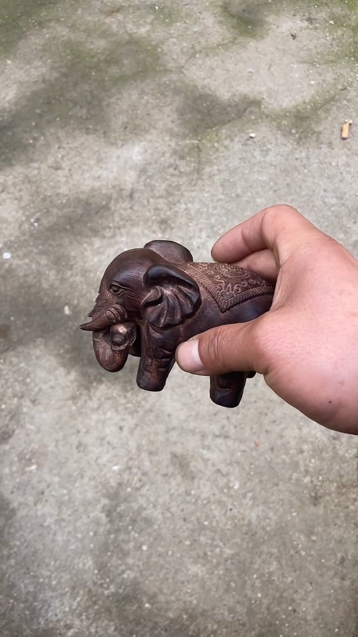 【闪购商品】木木雕新年快乐香木摆件