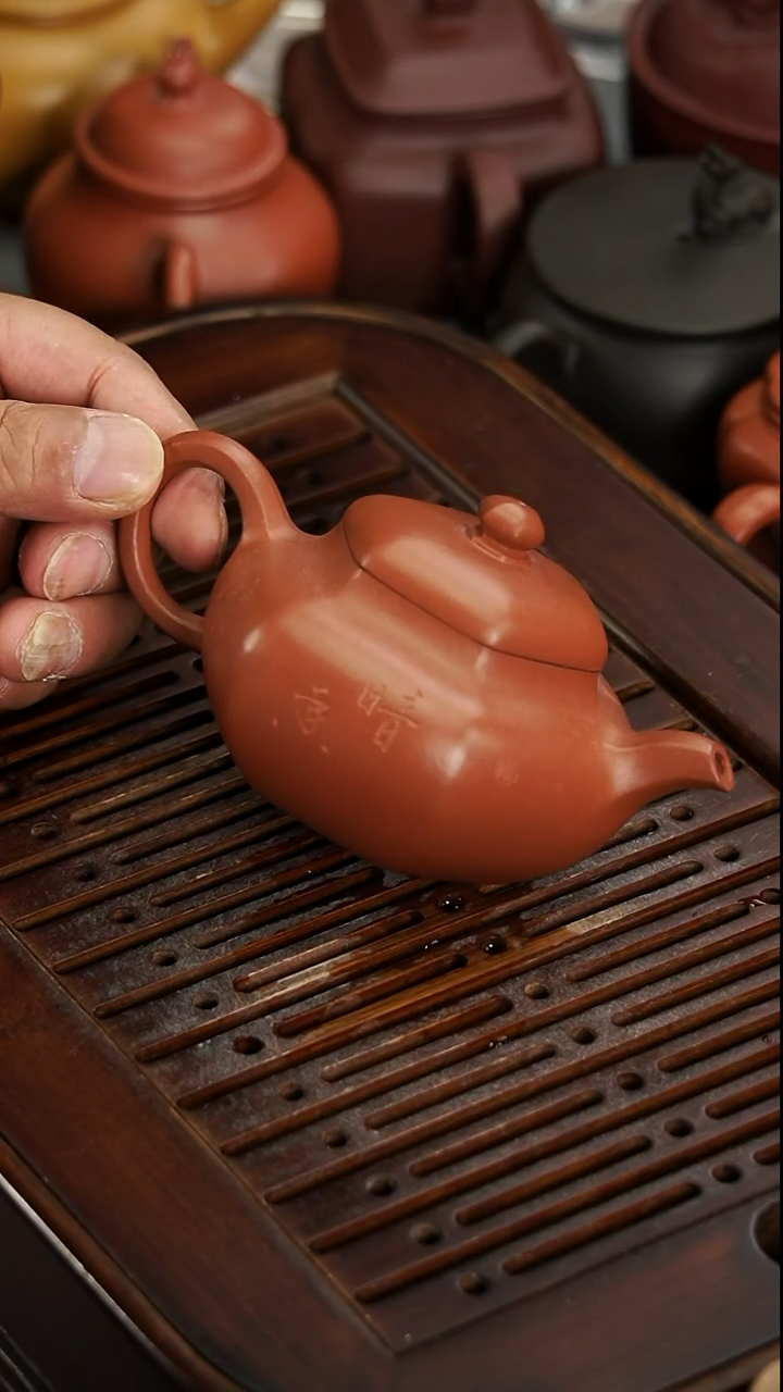 茶壶紫砂宜兴紫砂朱泥薄胎六方仿古壶180毫升