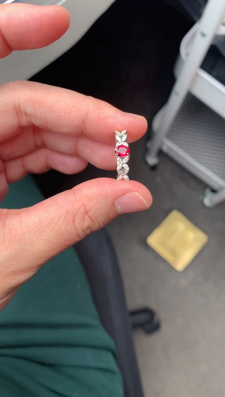 【闪购商品】红宝石戒指18K金镶嵌无烧鸽血红戒指