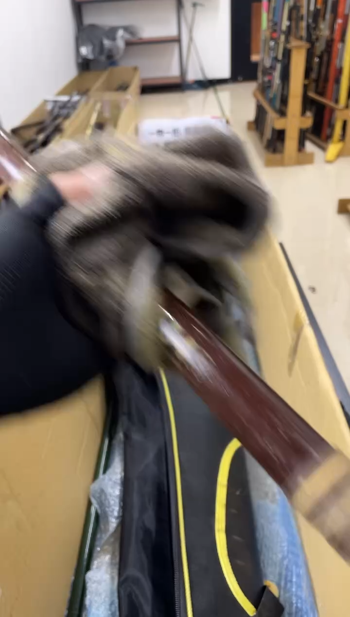 月*族孤品微瑕，以直播间介绍为准，加10元发顺丰。