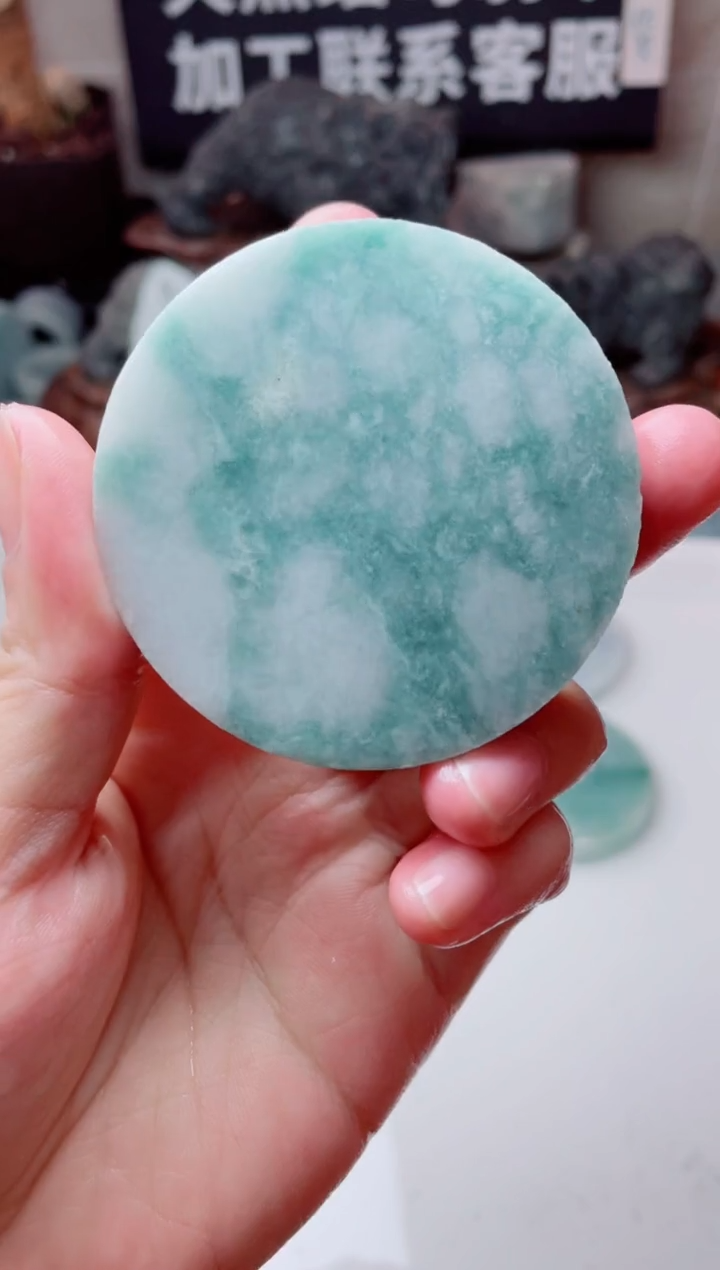 翡翠未镶嵌颈饰4400......