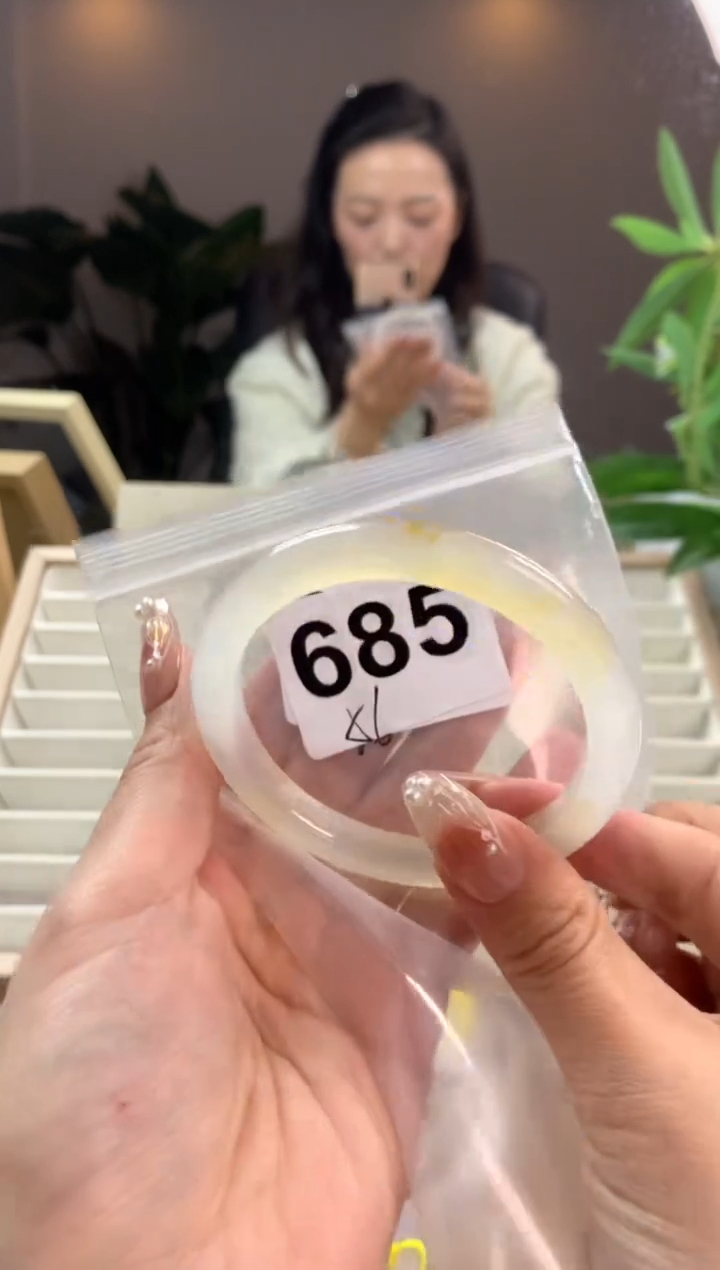 【闪购商品】玛瑙/玉髓手镯未镶嵌685