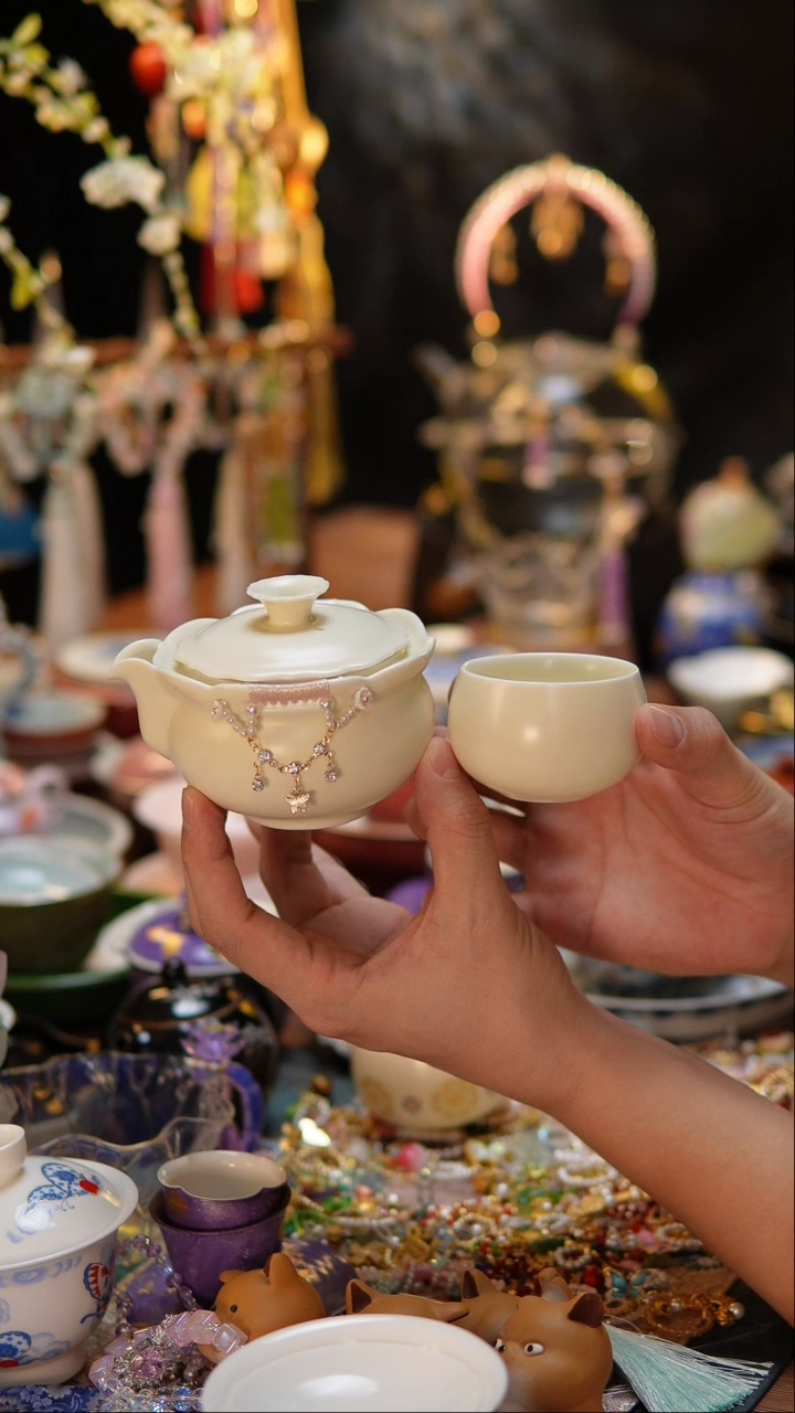 【闪购商品】米色手抓壶+一杯米色手抓壶+一杯