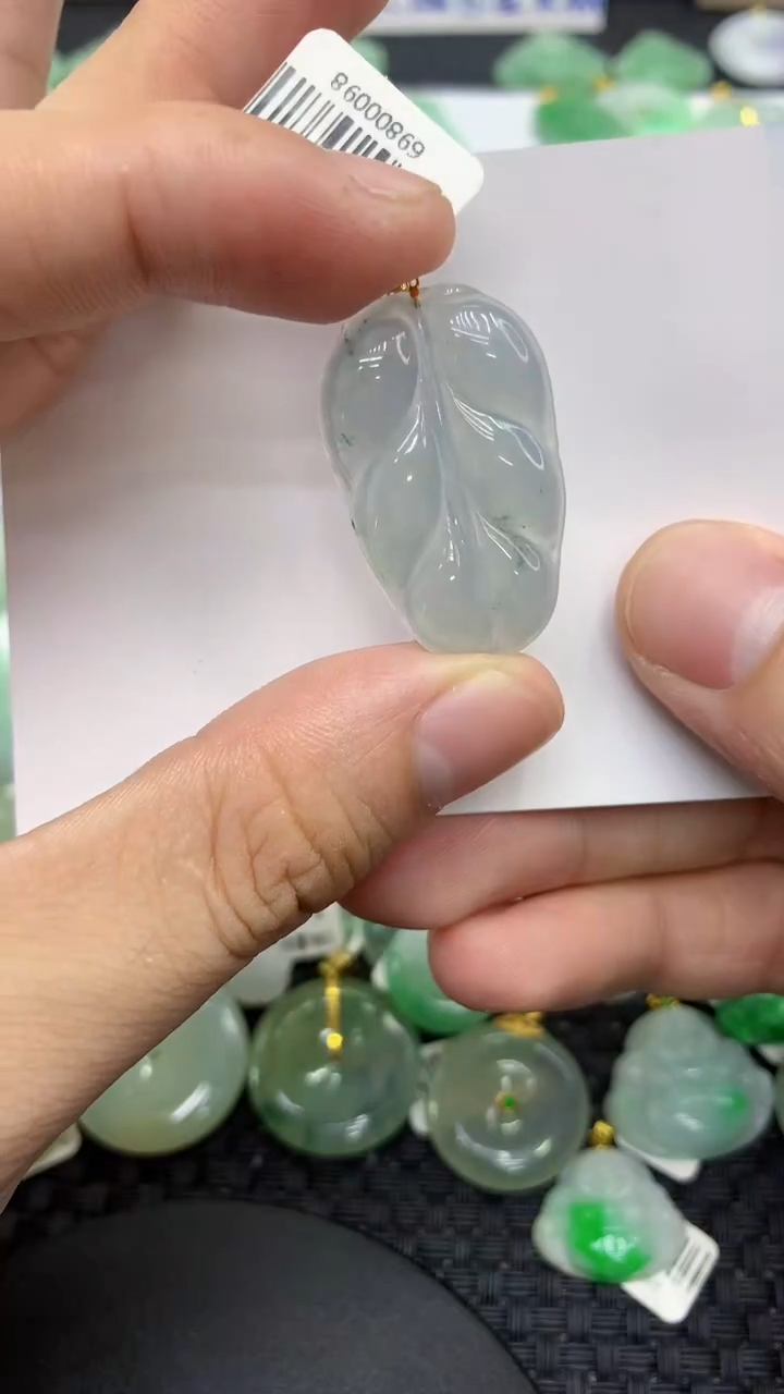 颈饰18K金镶嵌翡翠天然缅甸A货翡翠