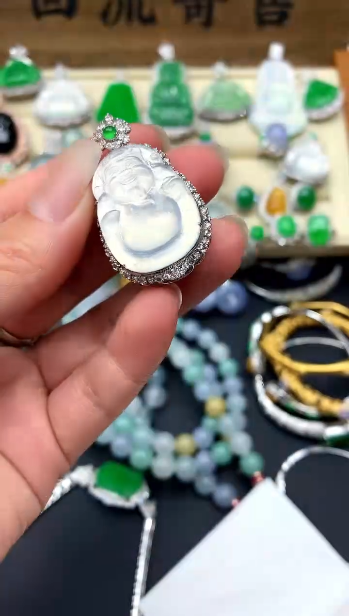 【闪购商品】翡翠颈饰18K金镶嵌360-中国好珍宝