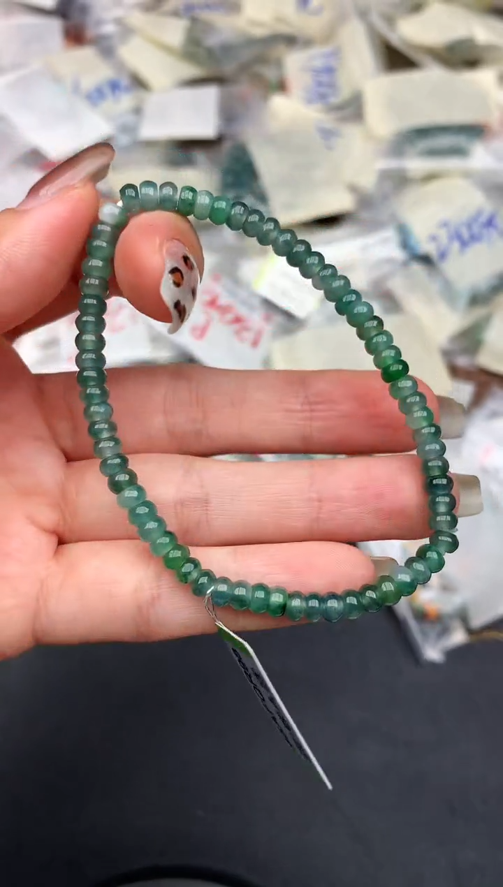 未镶嵌挂件翡翠—