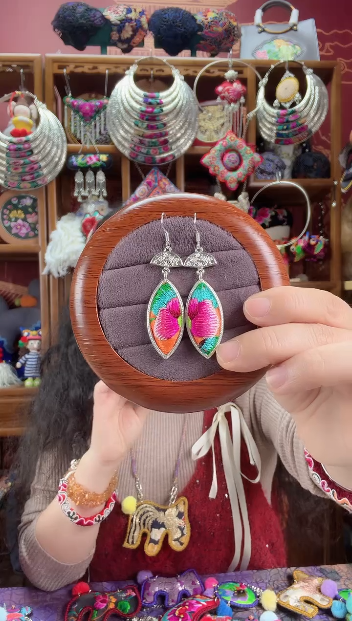 刺绣耳环30甜甜家