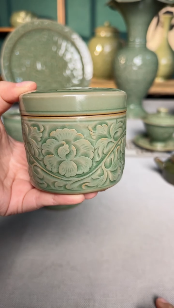 【闪购商品】其他纯手工秘色缠枝牡丹香财盒
