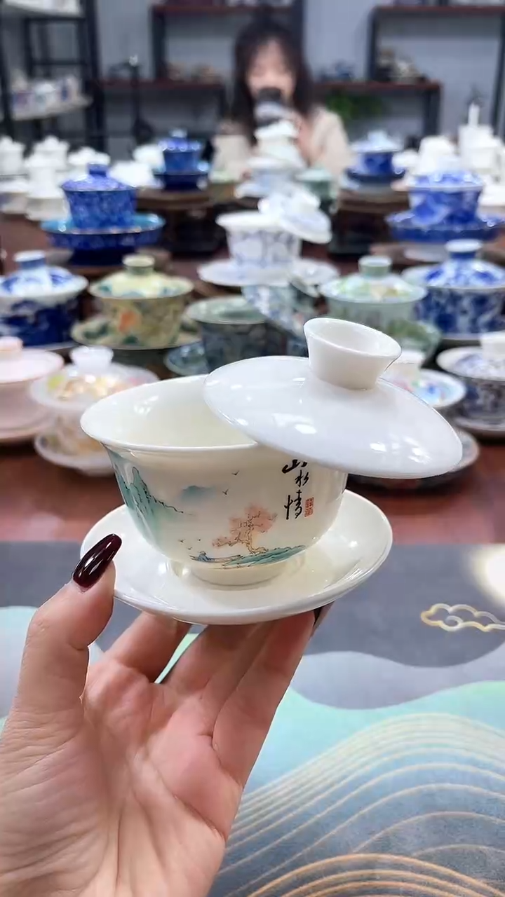 【闪购商品】小号山水情元宝盖碗